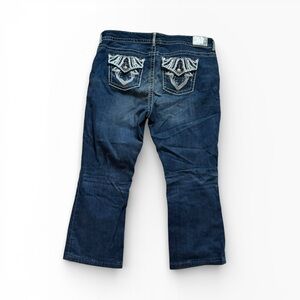 Maurices Premium Comfort Stretch Embroidered Jeans Cotton Spandex  22 Shortened